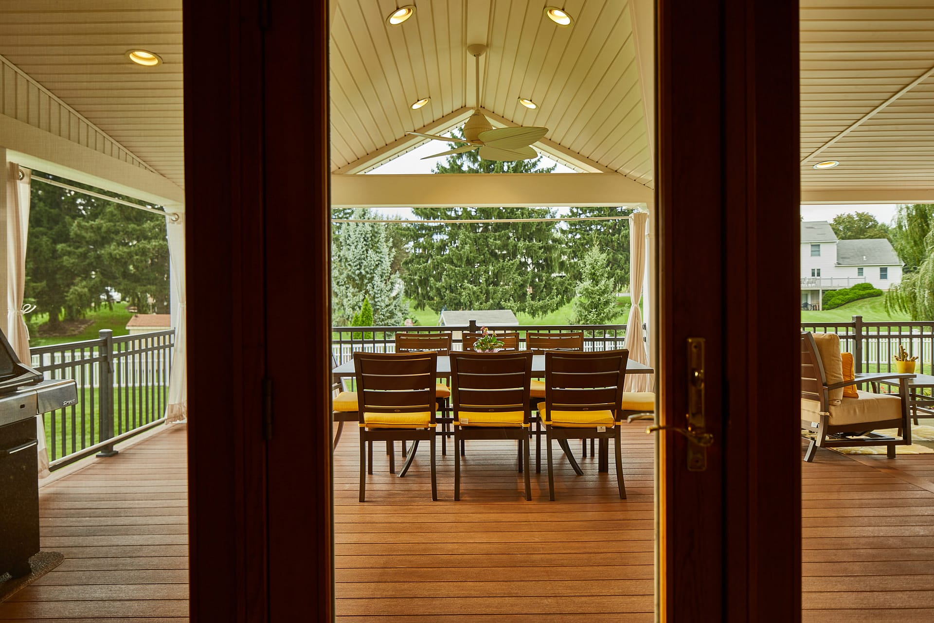 Open the living room patio doors to the flush deck space that has all 3 destination zones: cooking, dining and lounging! This seamless transition creates an expanded living space that is beautiful and also functional.