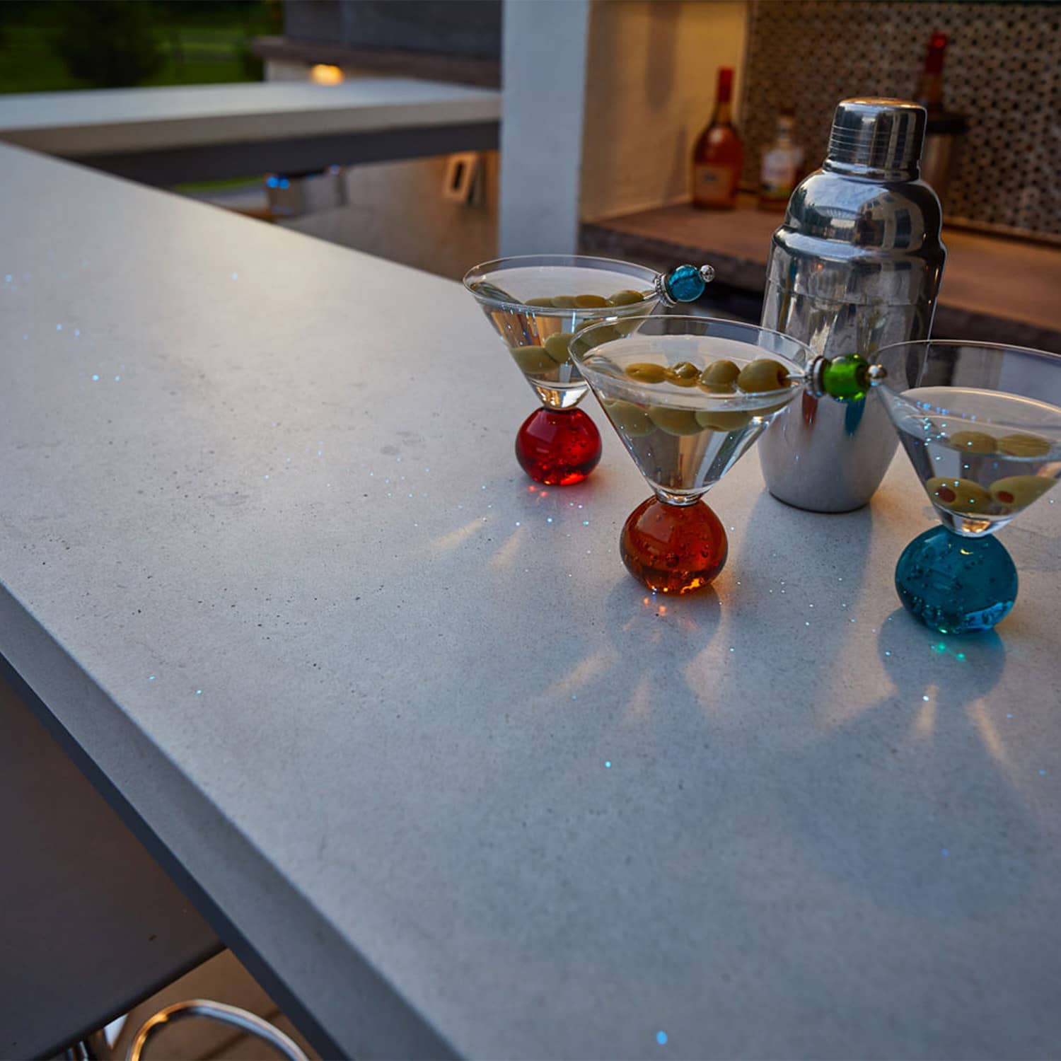 Have you ever seen fiber optics incorporated into a concrete bar top?! Check out this amazing and custom MasterPLAN feature…