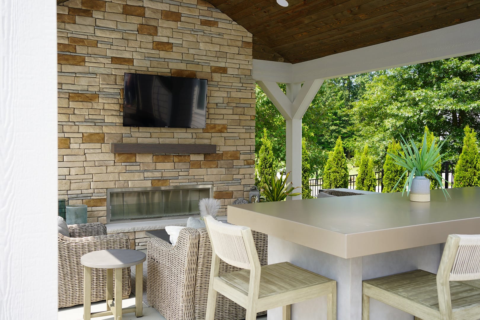Outdoor Living with Swimming Pool in Hermitage, PA