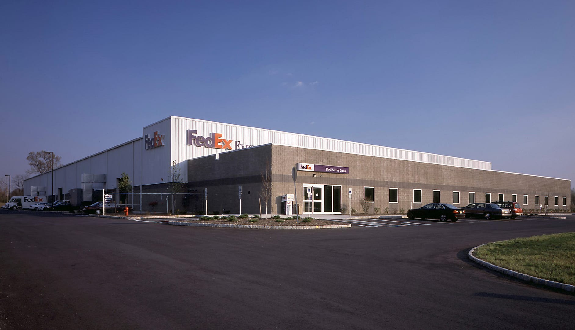 http://J.G.%20Petrucci%20Company%20Signs%20Renewal%20with%20Federal%20Express%20Corporation