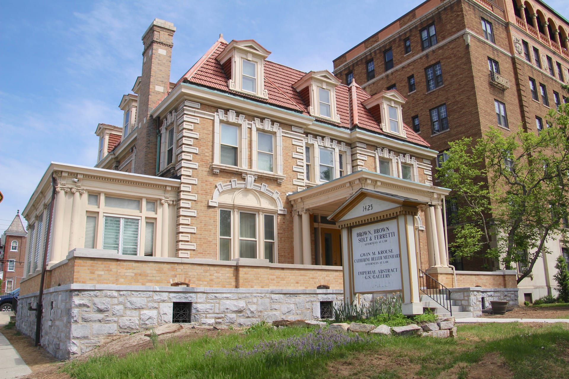 Jaindl Properties Purchases 1425 W Hamilton Street